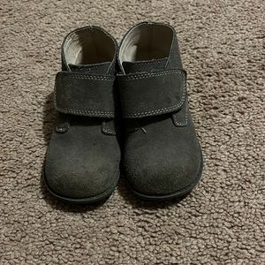Toddlers boy shoes 9T